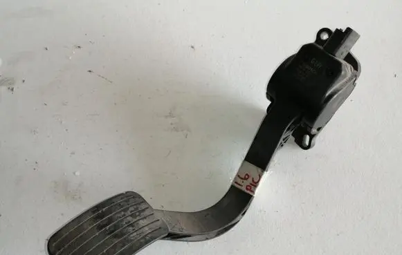 Citroen C4 Grand Picasso Accelerator throttle pedal 0280755103 9681990080