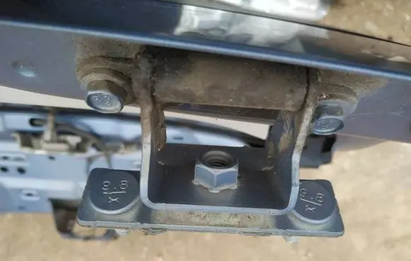 Dodge Caliber Tailgate/trunk/boot hinge