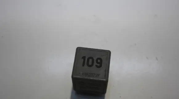 Volkswagen Sharan Other relay 1J0906381A