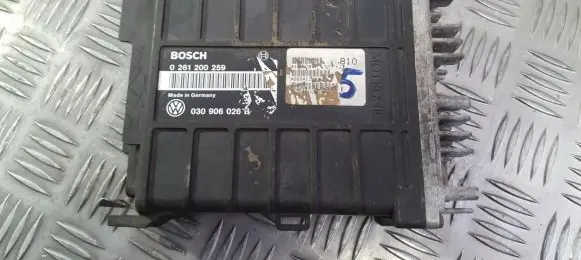 Volkswagen Polo II 86C 2F Engine control unit/module 03906026B 0261200259