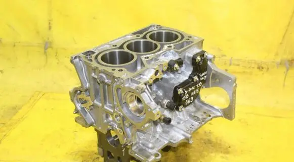 Nissan X-Trail T33 Engine block 025418A