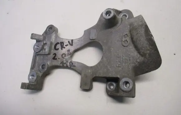 Honda CR-V Engine mounting bracket