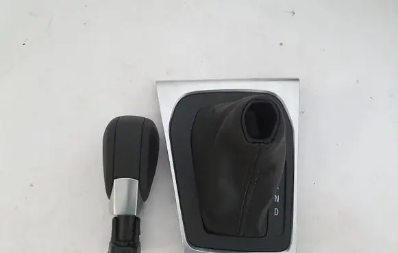 Renault Captur II Gear lever shifter trim leather/knob 
