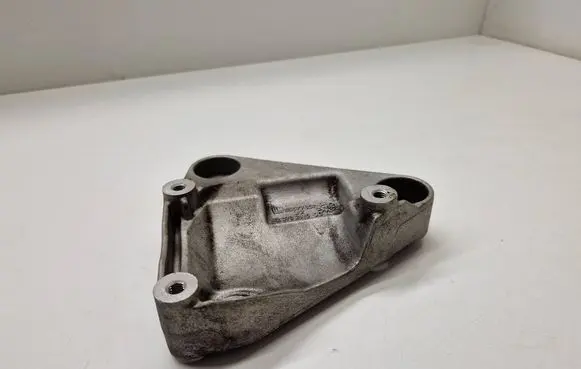 Buick Encore I Engine mounting bracket 55577637