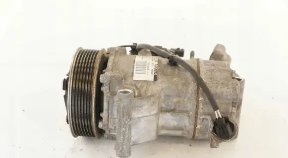 Renault Clio IV Air conditioning (A/C) compressor (pump) 926005450r