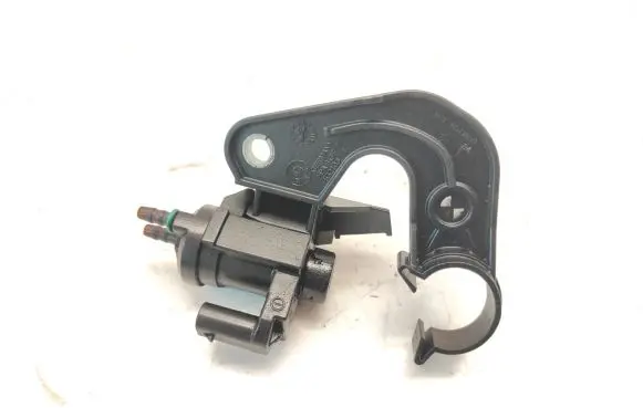 BMW X1 F48 F49 Turbo solenoid valve 70478502 8570591