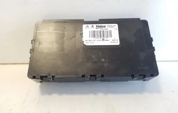 Peugeot 508 Fan control module 9665961480