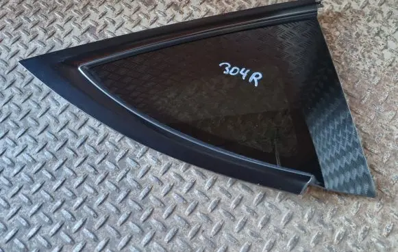 Tesla Model Y Rear side window 160080900C