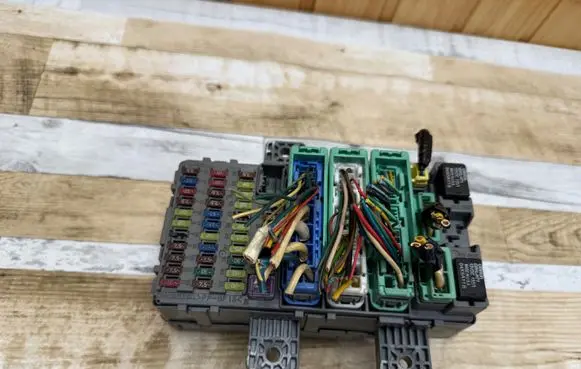 Honda Civic Fuse module SMGG312 RG19815000 05325121