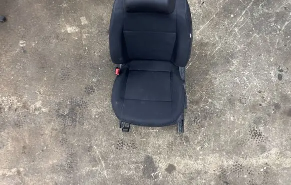 Volkswagen Caddy Front driver seat 
