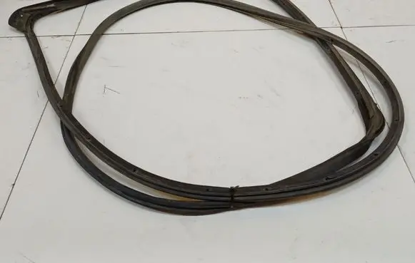 Toyota Yaris Rubber seal front coupe door 
