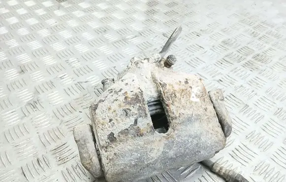 Volkswagen Golf Plus Front brake caliper
