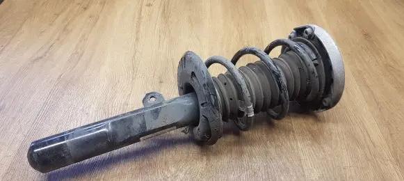 BMW 1 F40 Front shock absorber with coil spring 6899672