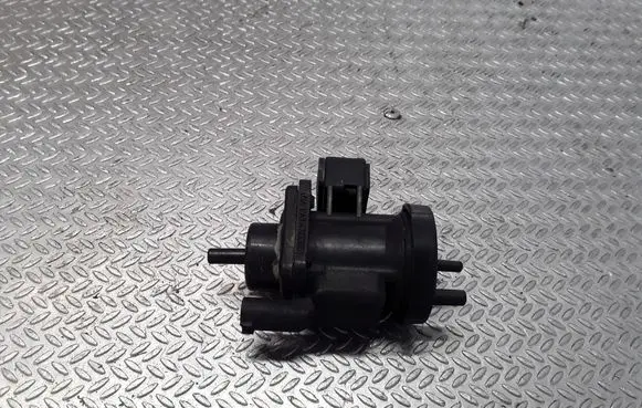 Mercedes-Benz S W220 Turbo solenoid valve A0005450527