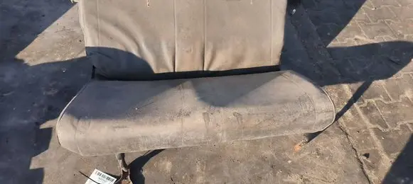 Land Rover Defender Second row seats 