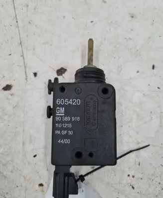 Opel Vectra C Central locking motor 90589918