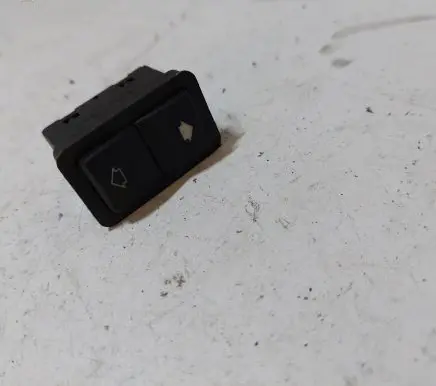 BMW 5 E39 Electric window control switch 8368974