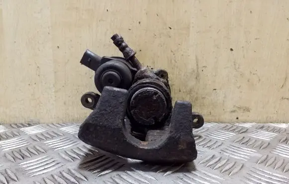 Audi A5 8T 8F Rear brake caliper 32335478