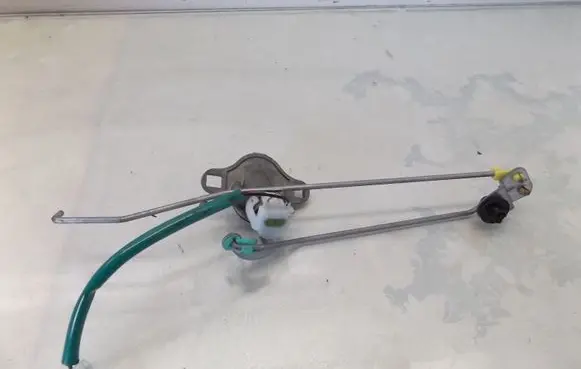 Mazda MPV II LW Tailgate exterior lock 