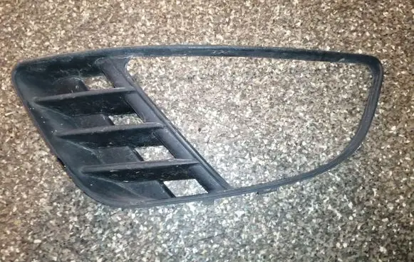 Ford Fiesta Front fog light trim/grill 2S6119953B