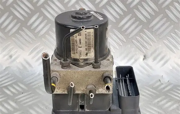 Ford Fiesta ABS Pump 8V512C405AC