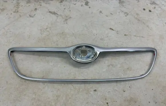 Toyota Corolla E120 E130 Front bumper upper radiator grill 53111-12A70 CH031