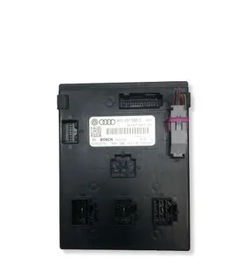 Audi A5 8T 8F Comfort/convenience module 8K0907063C F005V00750