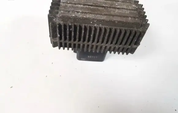 Opel Astra H Glow plug pre-heat relay 55354141 51299018A