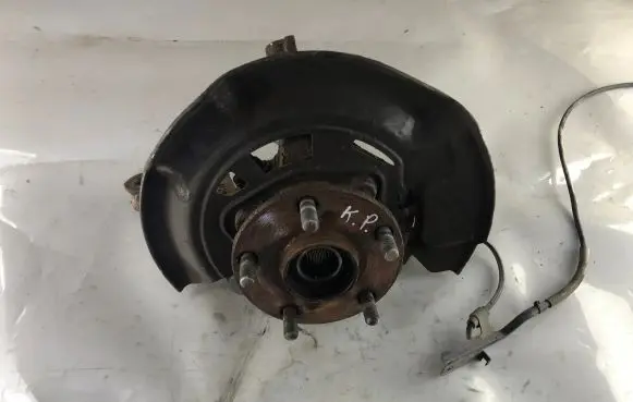Toyota Auris 150 Front wheel hub