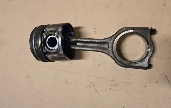 Citroen Berlingo Piston with connecting rod 