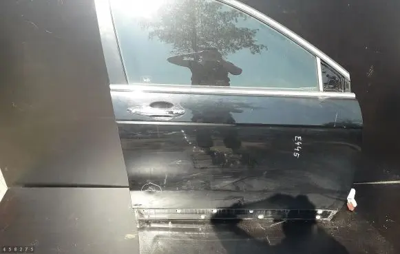 Honda CR-V Front door