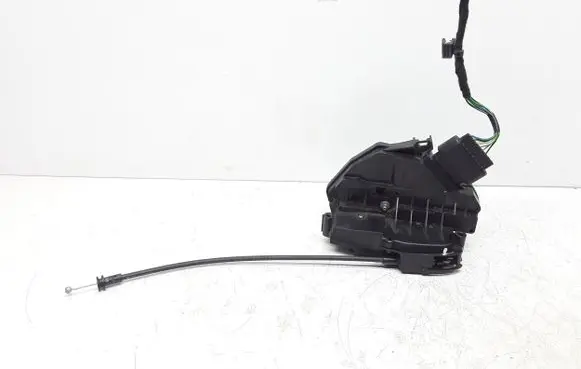 Volvo V60 Front door lock 31301740