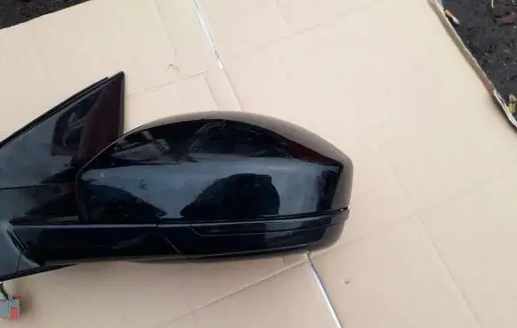 Land Rover Discovery Sport Plastic wing mirror trim cover 