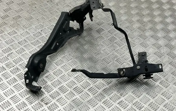 Mercedes-Benz C W204 Headlight/headlamp mounting bracket 