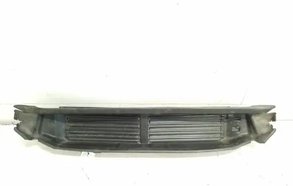 Volvo XC90 Intercooler air channel guide 