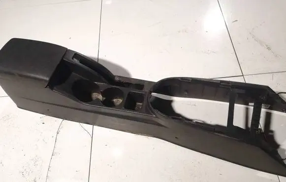 Hyundai Tiburon Center console 