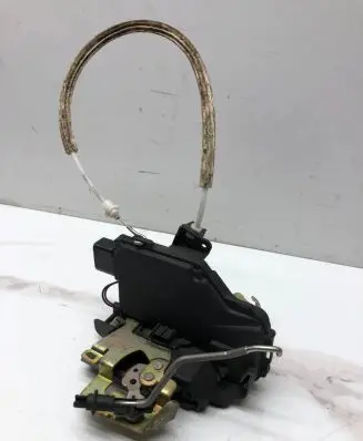 Audi A3 S3 8P Front door lock 4B2837 PA66304GG