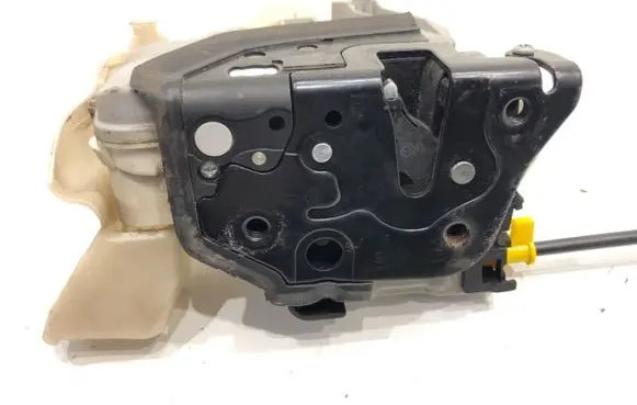 Audi A4 S4 B8 8K Front door lock 