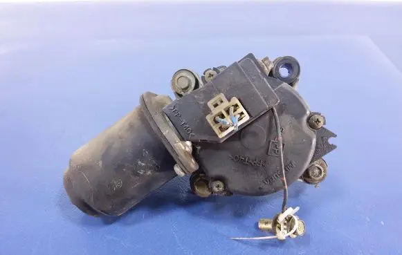 Mazda 323 Front wiper linkage and motor