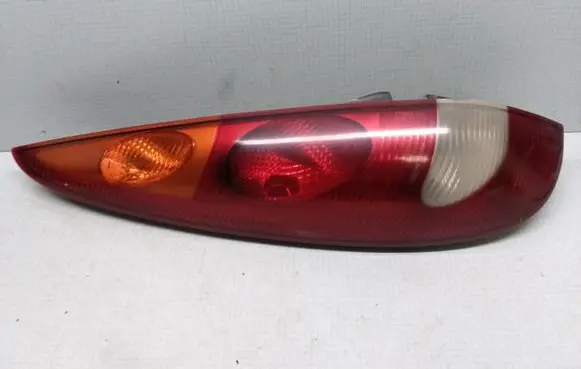 Nissan Almera Tino Rear/tail lights