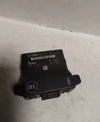 Volkswagen Golf V Gateway control module 1K0907530F 1K0907951
