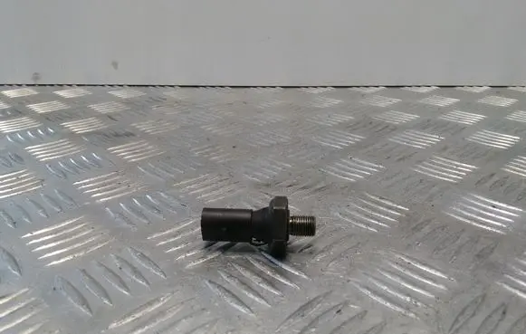 Audi A4 S4 B6 8E 8H Oil pressure sensor 038919081