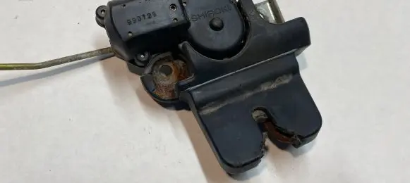 Lexus IS 200-300 Tailgate/trunk/boot lock/catch/latch 990721