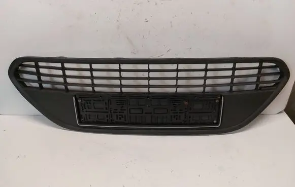 Ford Focus Front bumper lower grill 8M5117B968A LKN0097A