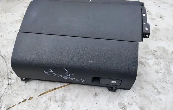 Volkswagen Touran I Glove box 1T1857097B