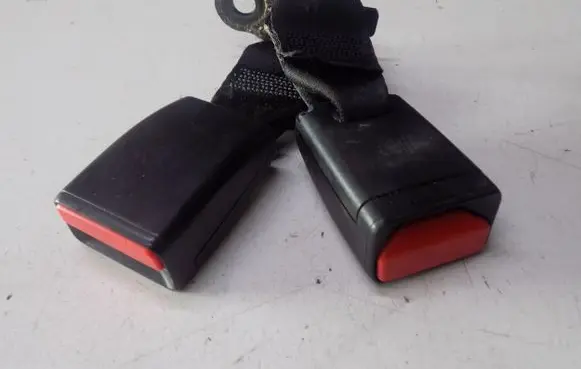 Peugeot 208 I Seat belt trim 
