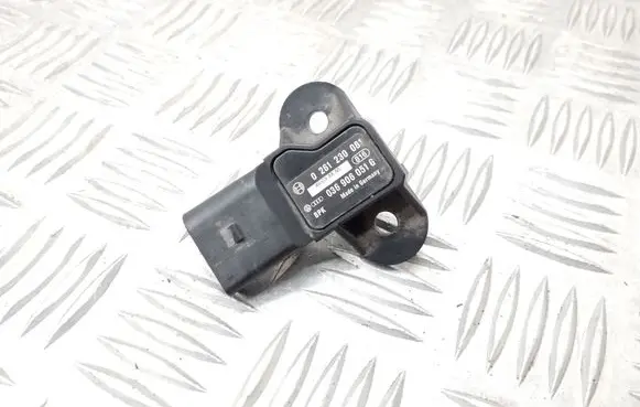 Volkswagen Golf V Air pressure sensor 0261230081 036906051G