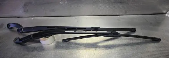 Audi A4 S4 B7 8E 8H Front wiper blade arm 8E1955408C 8E1955407C