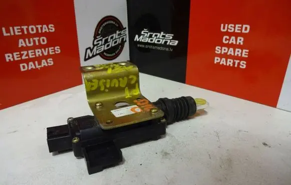 Chrysler PT Cruiser Central locking motor 05067138AB