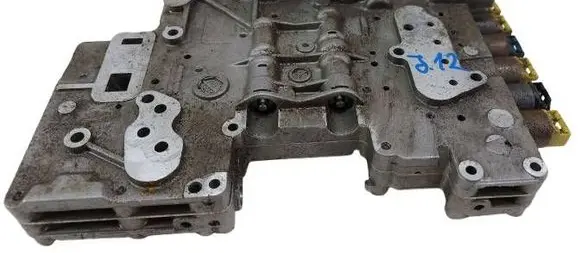 BMW 3 E90 E91 Transmission gearbox valve body 1071128339